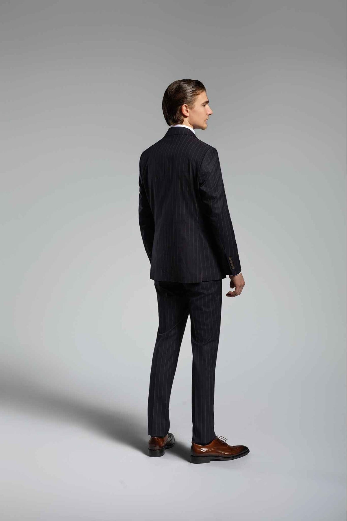 Business Suit schwarzgestreift