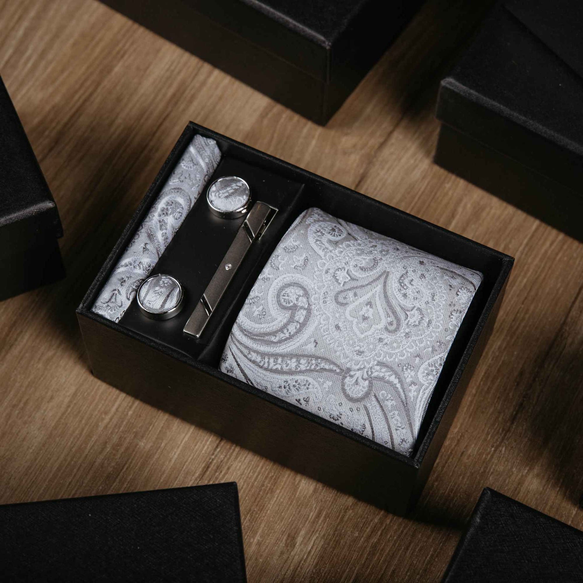 Signature Paisley – Grau – | Bellino Moda